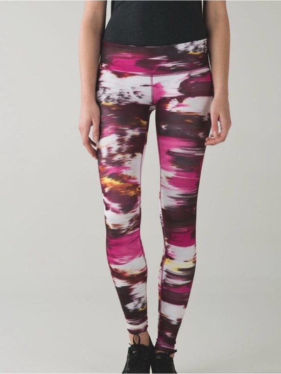 lululemon athletica Pants - lululemon athletica Women's Magenta & White Abstract Print Wunder Under Leggings